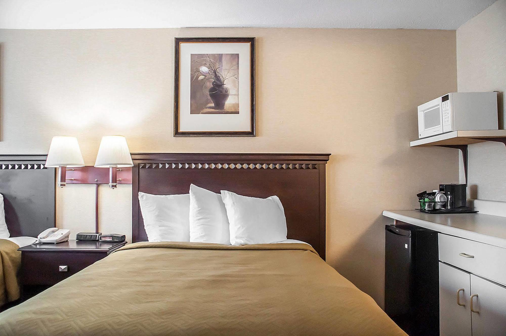 Econo Lodge Elmira-Corning Fisherville Kültér fotó