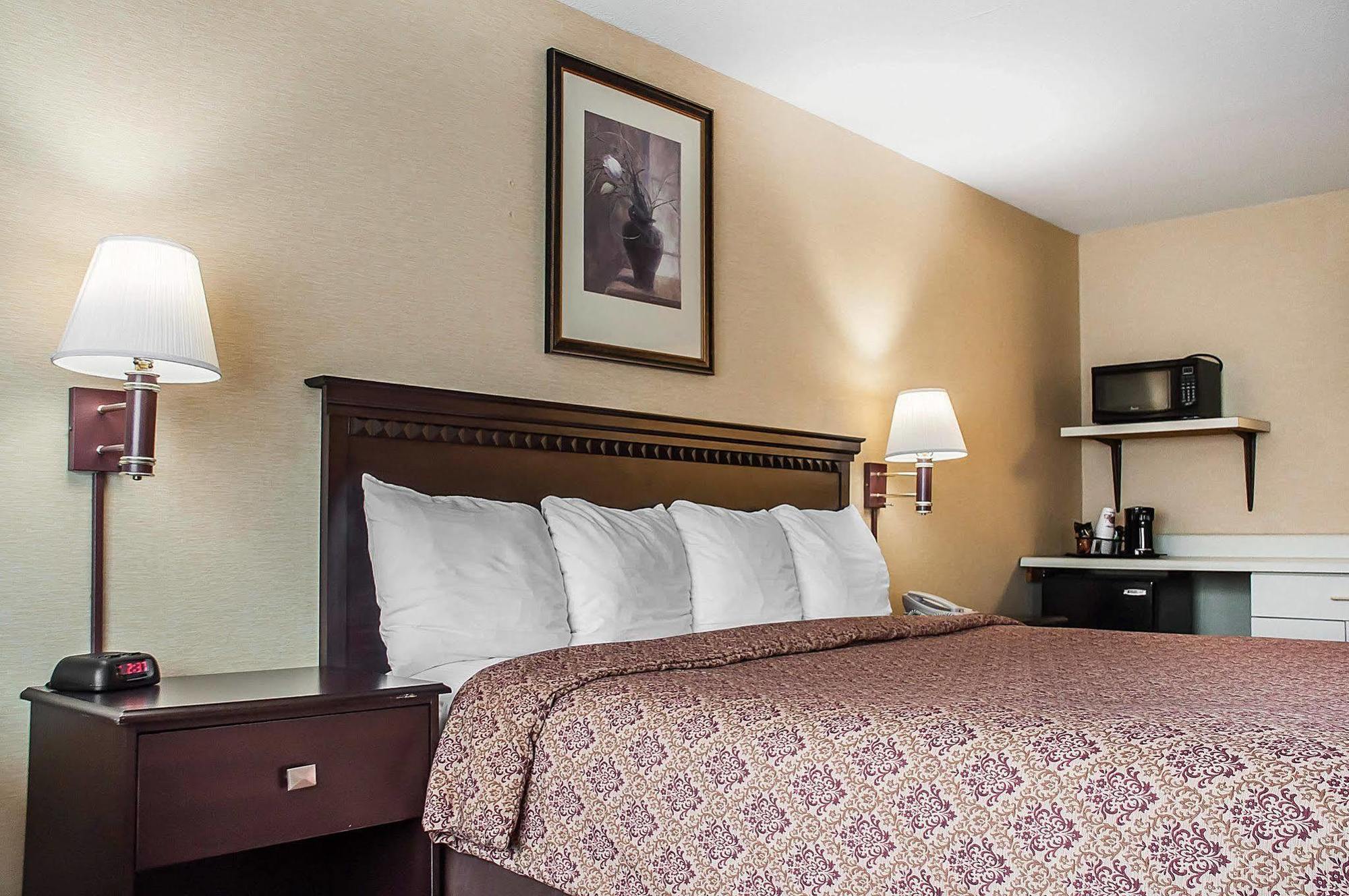 Econo Lodge Elmira-Corning Fisherville Kültér fotó